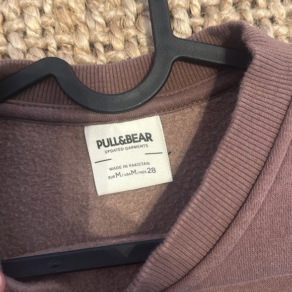 Pull and bear crop sweatshirt - Picture 2 of 3